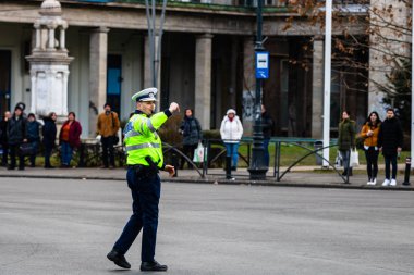 Yönetmen: Polis memuru, Romanya Trafik Polisi (Politia Rutiera)