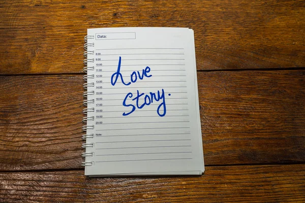 Storia d'amore, scrivere testi d'amore su carta, messaggio adorabile. Testo su — Foto Stock