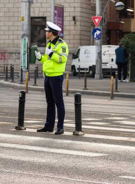 Yönetmen: Polis memuru, Romanya Trafik Polisi (Politia Rutiera)