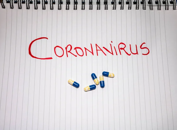 Coronavirus teszt kézírás szöveg papíron, irodai napirenden. C — Stock Fotó