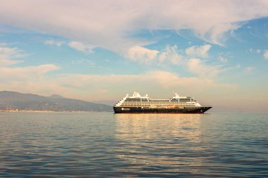Azamara yolcu gemisi Portofino limanına demirledi.