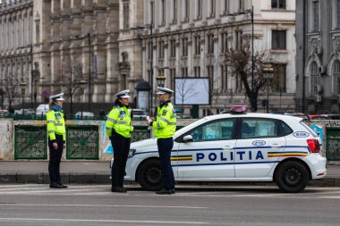 Yönetmen: Polis memuru, Romanya Trafik Polisi (Politia Rutiera)