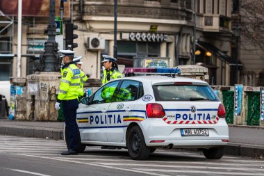 Yönetmen: Polis memuru, Romanya Trafik Polisi (Politia Rutiera)