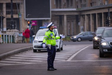 Yönetmen: Polis memuru, Romanya Trafik Polisi (Politia Rutiera)