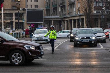 Yönetmen: Polis memuru, Romanya Trafik Polisi (Politia Rutiera)