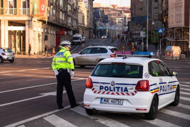 Yönetmen: Polis memuru, Romanya Trafik Polisi (Politia Rutiera)