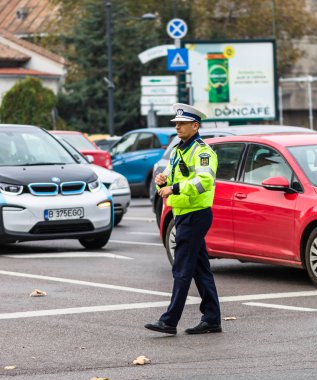 Yönetmen: Polis memuru, Romanya Trafik Polisi (Politia Rutiera)