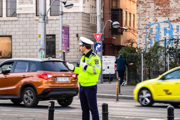 Police agent, Romanian Traffic Police (Politia Rutiera) directin — Stock Photo, Image