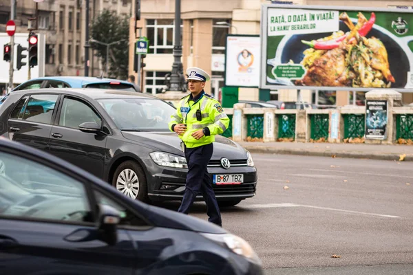 Agente de policía, Policía de tráfico rumana (Politia Rutiera) directin —  Fotos de Stock