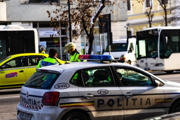 Agentes policiales, Policía de Tránsito Rumana (Politia Rutiera) directi — Foto de Stock