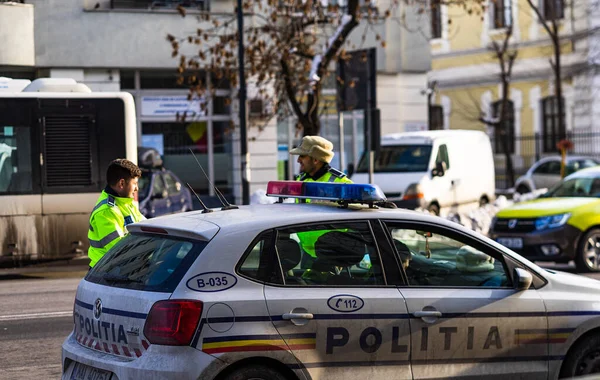 Agentes policiales, Policía de Tránsito Rumana (Politia Rutiera) directi — Foto de Stock