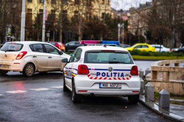 Romen polis arabaları, trafik polisi, Rumen özel kuvvetleri. Bükreş, Romanya 'da koruma ve güvenlik kavramı, 2020