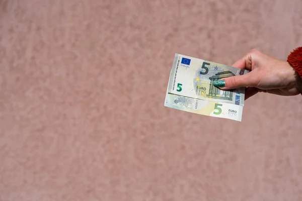 Mão Segurando Mostrando Dinheiro Euro Dando Recebendo Dinheiro Como Dicas — Fotografia de Stock