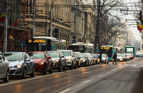 Traffico Automobilistico All Ora Punta Nel Centro Della Città Inquinamento — Foto Stock