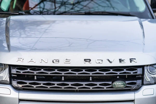 Detalles Del Coche Moderno Range Rover Aparcado Calle Bucarest Romania — Foto de Stock