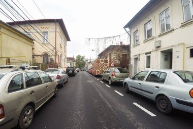 Coronavirüs salgınının yol açtığı değişimler ve komplikasyonlar kalabalığın olmadığı bir dünya, virüs sokakları boşaltıyor. Bükreş, Romanya, 2020 'de trafik sıkışıklığı, kirlilik yok, sokaklar bomboş.