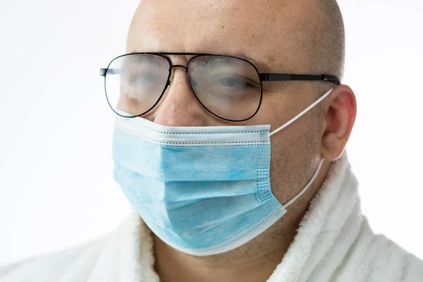 Jeune Homme Malade Avec Des Lunettes Masque Protecteur Médical Illustre — Photo