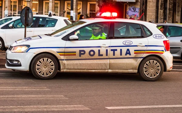 Rumänska Polisen Politia Rutiera Bil Med Lamporna Blinkande Patrullerande Gator — Stockfoto