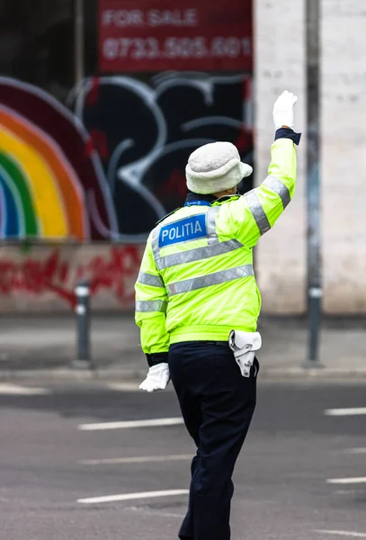 Rumuńska Policja Politia Rutiera Kierująca Ruchem Ulicznym Patrolująca Ulice Celu — Zdjęcie stockowe