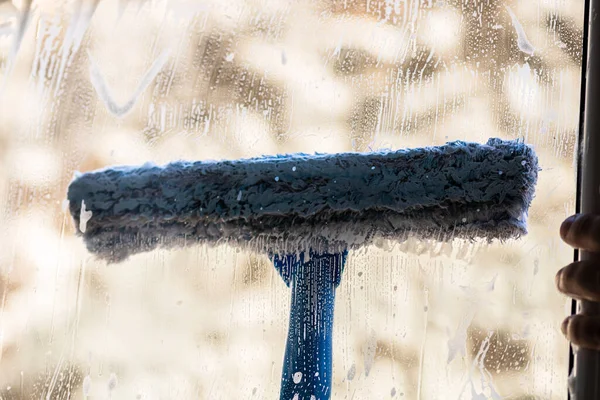 Man Cleaning Window Using Window Cleaning Squeegee Cleaning Sprayer Cleaning — Stock Photo, Image