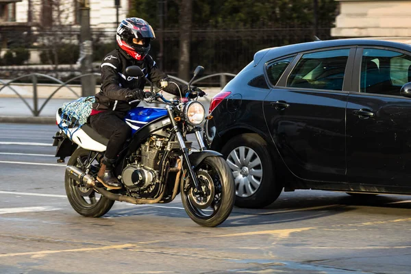 Comutadores Trabalhadores Escritório Motocicleta Durante Tráfego Hora Ponta Tráfego Centro — Fotografia de Stock