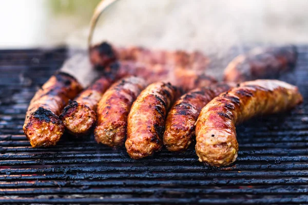 Kömür Mangalında Izgara Sosis Lezzetli Barbekü Yemek Konsepti Izgaradaki Yemek — Stok fotoğraf