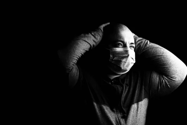 Photo Jeune Homme Malade Avec Masque Protecteur Médical Illustre Coronavirus — Photo
