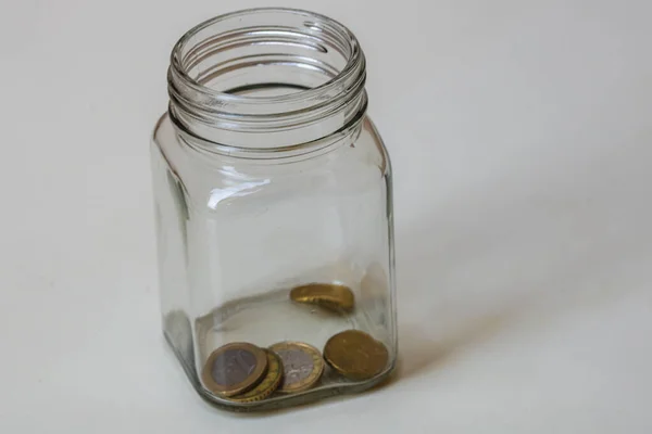 Samenstelling Met Het Besparen Van Geld Munten Een Glazen Pot — Stockfoto