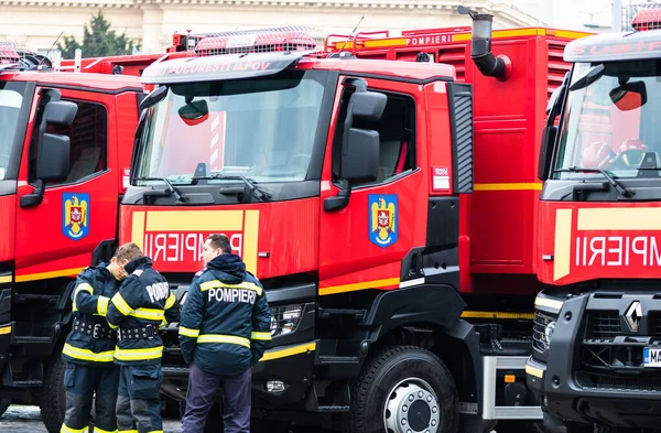 Bomberos Rumanos Emergencia Contra Incendios Pompierii Estacionados Frente Ministerio Del — Foto de Stock