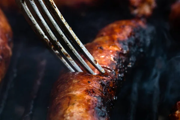 Primer Plano Sobre Los Detalles Las Salchichas Caseras Parrilla Barbacoa — Foto de Stock