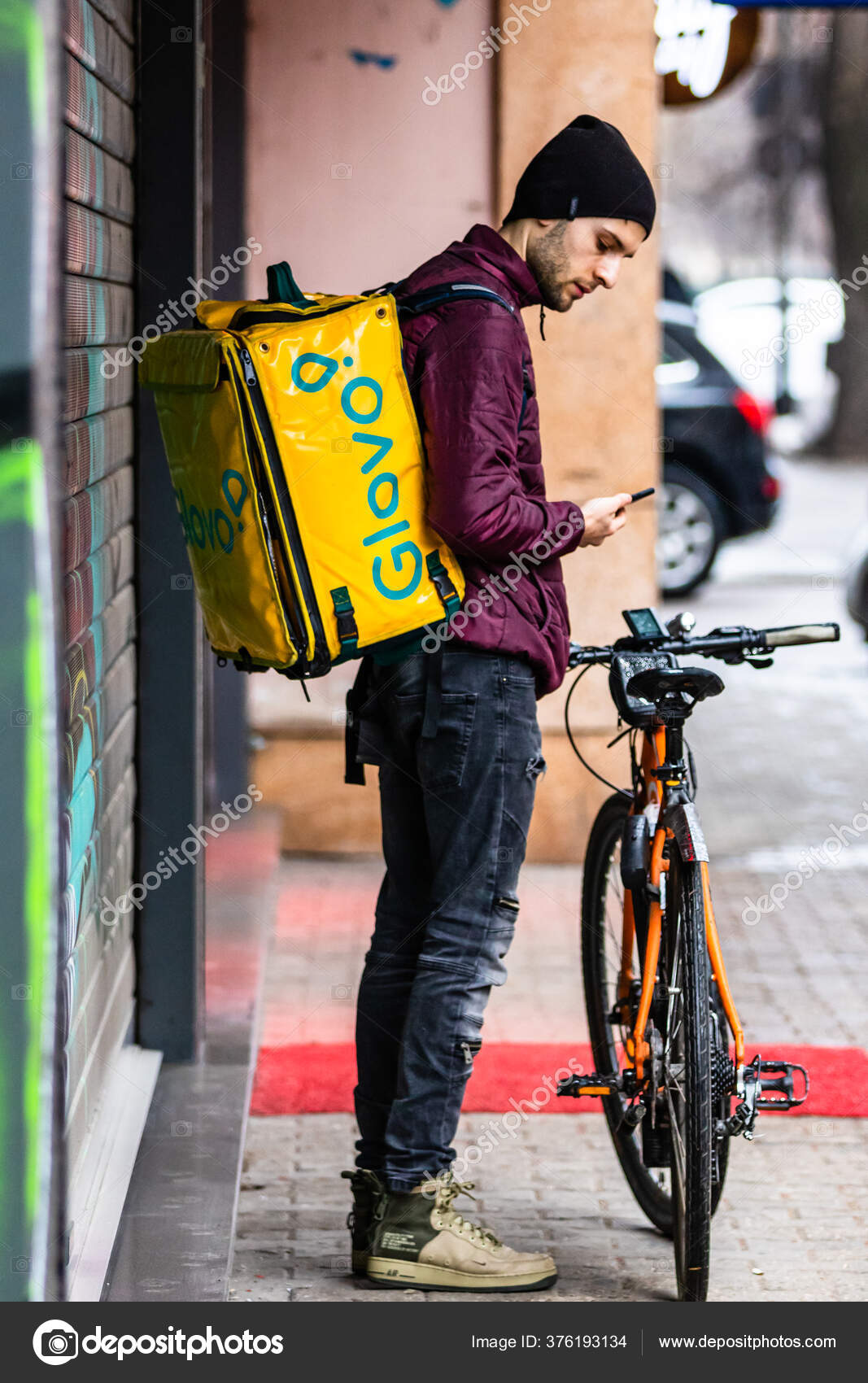 delivery food by bike