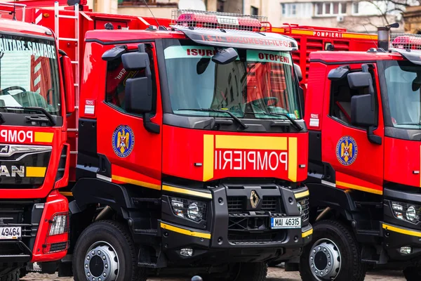 Bomberos Rumanos Emergencia Contra Incendios Pompierii Estacionados Frente Ministerio Del —  Fotos de Stock