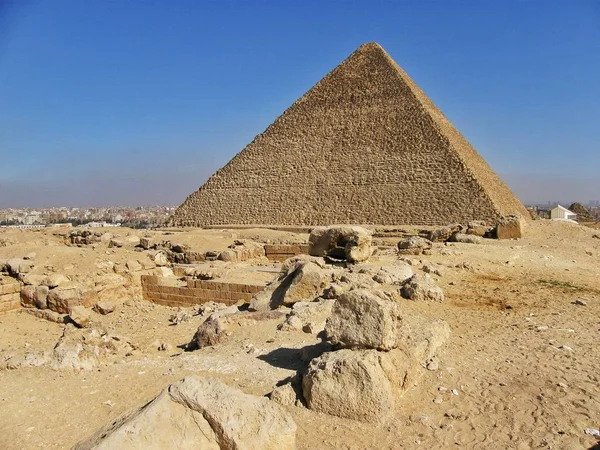 Giza, Mısır piramitleri