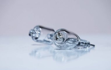 Küçük halojen ampul