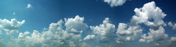 Bir bulutlu gökyüzü ile Panorama