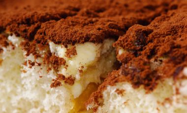 ilginç bir arka plan için pasta tiramisu makro