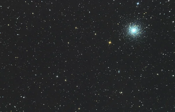 Звездное Скопление М13 Созвездии Геркулеса Реальная Фотография Через Зеркальный Телескоп — стоковое фото