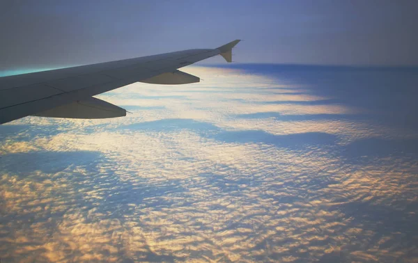 Mudança Dia Noite Voo Acima Das Nuvens Avião Uma Altitude — Fotografia de Stock