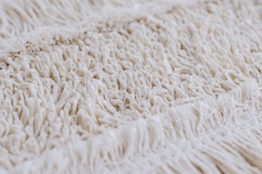 Temizlik için beyaz iplik beyazı arkaplanda izole edildi.