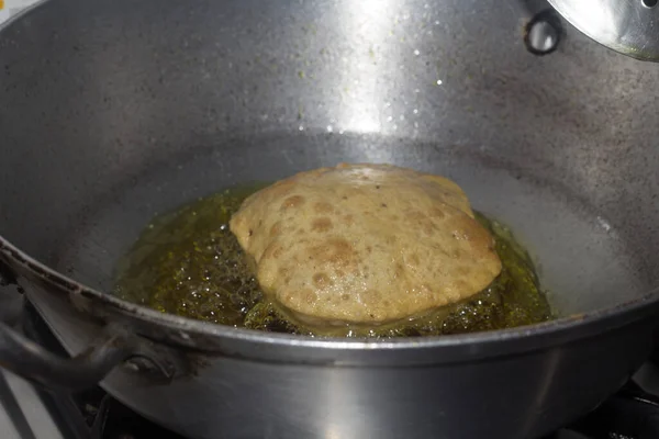Fried Puri Frying Pan Very Popular Street Food India Famous — Stock Photo, Image
