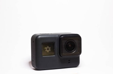 Delhi, Hindistan, 30 Nisan 2020 Gopro Hero 7 siyah aksiyon 4K kamera kapak çantalı, beyaz arka plan metin için boşluk