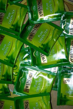 Delhi, Hindistan-Mayıs 01-2020: Twinings Yeşil Çay Yaban mersini, Çay Torbası