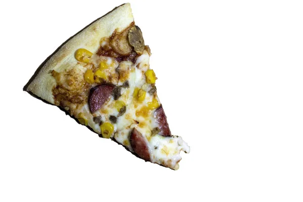 Snijd een stuk pizza, isoleer. Uitzicht van bovenaf — Stockfoto