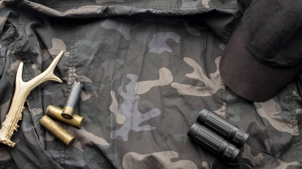 Kamuflaj geçmişinde av aksesuarları, taktik ekipmanlar. Avlanma geçmişi. Avlanma kavramı.