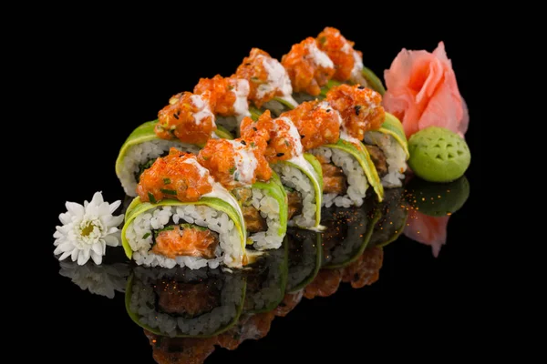 Sushi Auf Schwarzem Hintergrund — Stockfoto