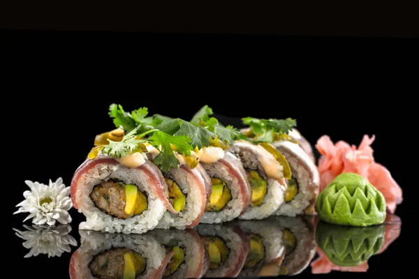 Sushi Zwarte Achtergrond — Stockfoto