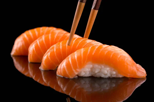 Sushi Czarnym Tle — Zdjęcie stockowe