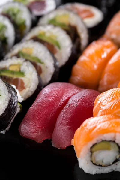 Sushi Czarnym Tle — Zdjęcie stockowe