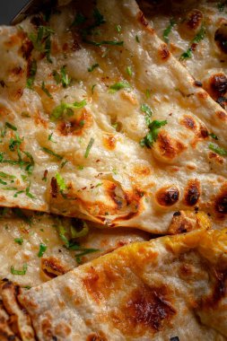 naan ekmeği, geleneksel Hint lezzeti.