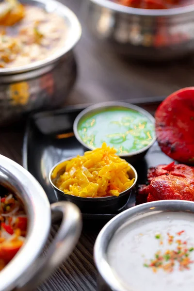 印度菜中的酱料和加料 — 图库照片